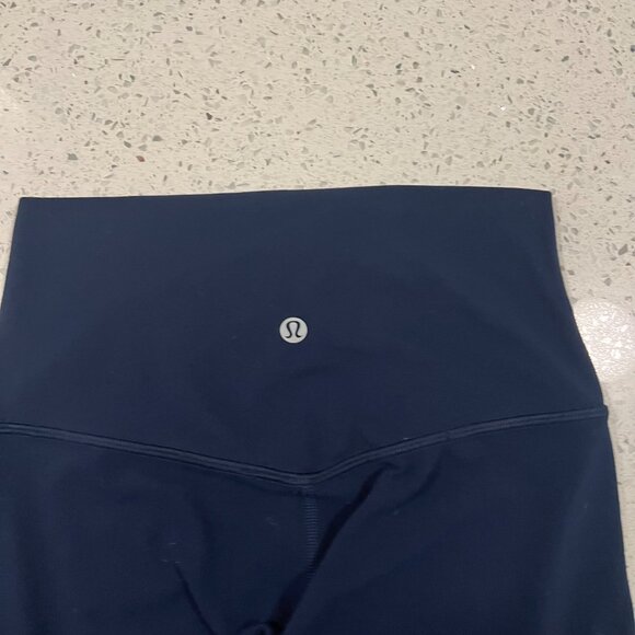 LULULEMON "In Movement" High-Rise Crop Everlux 19" or 25" | Sz 4 | True Navy - Picture 4 of 9